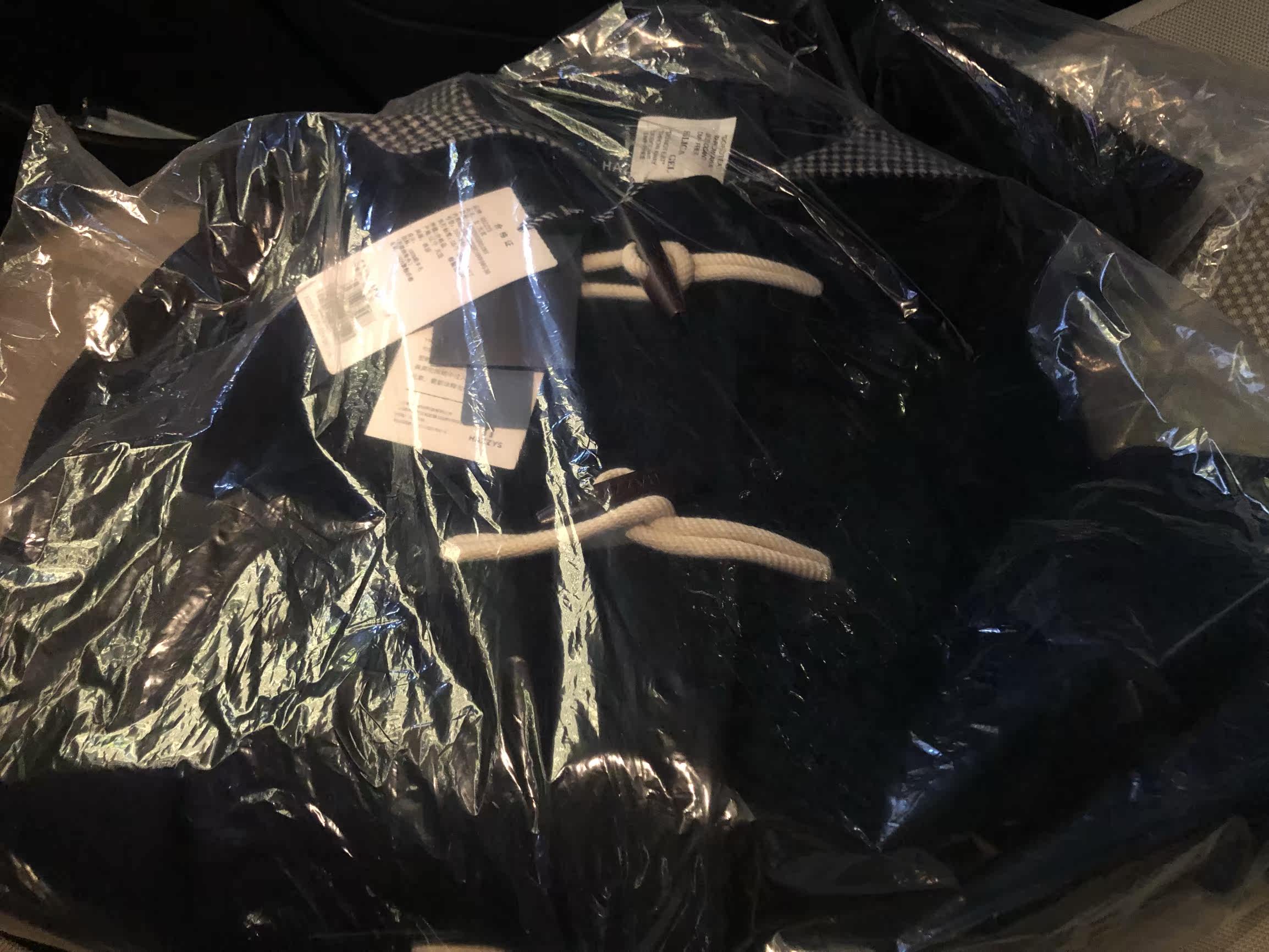 哈吉斯?毛呢外套值不值得买?看完这篇超详细评测再决定!