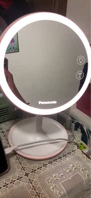 又可以当镜子，又可以做台灯，种草很久了，大爱