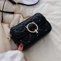 KISS ME PEARL RIVET SMALL SQUARE BAG PACKAGE WOMAN 2021 NEW FASHION SINGLE SHOULDER SLOPED 100 LAP METAL CHAIN WOMAN BAG