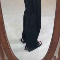 Coln self-made accent in one step in place. The design feeling needed to wear trousers with open legs and straight trousers for men