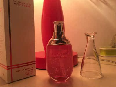 我的私处是属于天生比较黑，但是马上要结婚了，怕老公误会，就买这个产品回来试一试。还真不错，现在私处都不是那么黑了，粉粉的.