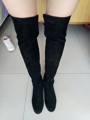 不愧等了这么久 ，灰常满意，鞋型很秀气，好脱好穿， 麂皮皮质很喜欢，也比较好打理，黑色款式真的很显腿瘦，哈哈哈哈哈哈 很奈斯啦 笔芯