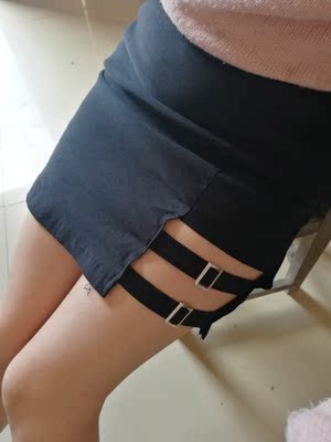 面料薄款的，很合身非常性感，洗了也不褪色，大爱！