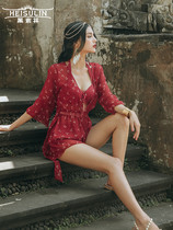 Hang neck print sexy triangle split swimsuit Womens Small breasts gather thin retro hot spring resort swimsuit three-piece set