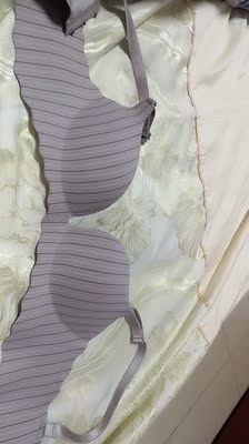 第二次在这家店里买内衣了，去年夏天买的薄款的，这次又来买了两件，价格划算颜值高，喜欢了可以下单了。