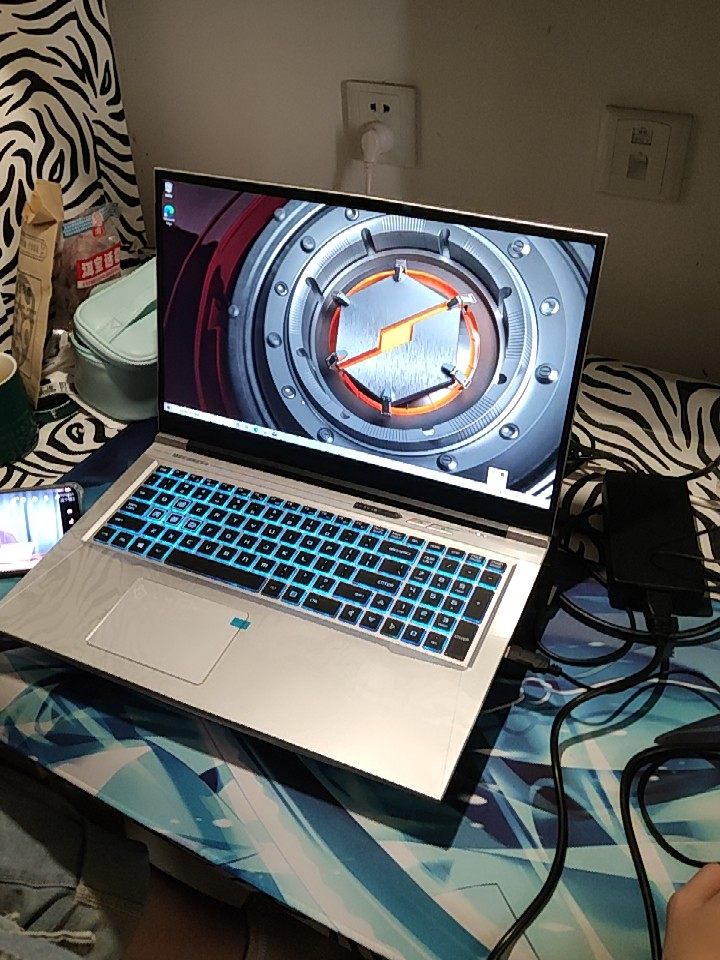 用了一段时间才发现机械革命x8pro的优点和缺点,详细参考