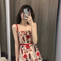 SandroSvpr stereoembroidery ~ The beautiful flowers scattered all over the nature grace are brimming with youthful vigour