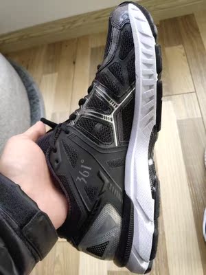 鞋子挺好，包裹性回弹性都很好，国货中的精品。