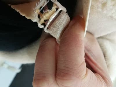 做工太差了，穿上不舒服的，大家买的时候注意下 ，那个肩带做工不行穿上隔人还痒，