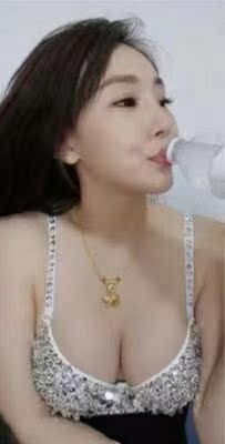 帮姐姐买的,刚过哺乳期的时候,后边是用了一段时间。其实生孩子之前胸还是很大的,只是下垂的厉害,没想到这产品竟然让胸部紧致很多 帮姐姐买的,刚过哺乳期的时候,后边是用了一段时间。其实生孩子之前胸还是很大的,只是下垂的厉害,没想到这产品竟然让胸部紧致很多