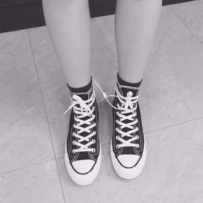 真的太满意了，之前在专柜买了双黑色的特别喜欢，这双和那双一模一样