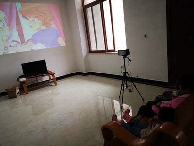 点评达人评测极米无屏电视Play X 便携投影机怎么样，图像清晰吗