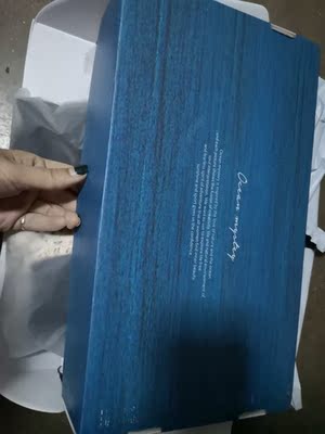 这也太好看了吧！！！料子超级好！感觉可以泡温泉用了都，还送了潜水装备袋！