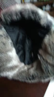 宝贝收到了，很暖和，现在戴正好