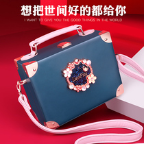 Bag 2021 new female summer niche light luxury messenger portable small square bag Tanabata Valentines Day gift for girlfriend