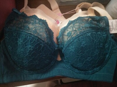 这款也不错，挺薄的，比较性感，有点担心会漏😳买了四款有两款不合适退了