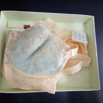 想说内裤的设计要这么透明吗?颜色比图片暗 想说内裤的设计要这么透明吗?颜色比图片暗