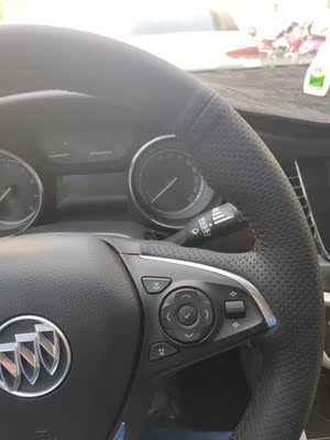 是我缝制的不好吗，感觉挺好缝制的。皮质质量很好，物有所值！