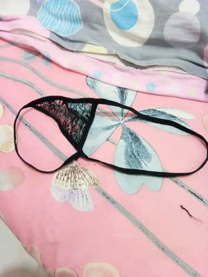 我想知道前两个图片中的这个带子是做什么用的！怎么会烂成这样！里面的松紧都出来了！你们发货都不检查的吗！故意的吧！虽然东西不贵最起码也要让顾客满意吧！还有第三张图片是个什么东西！绳子一面长，一面短的！本来看你家秀出来的图片挺满意的直接下单了！没想到收到的东西这样！让人瞬间很失望！