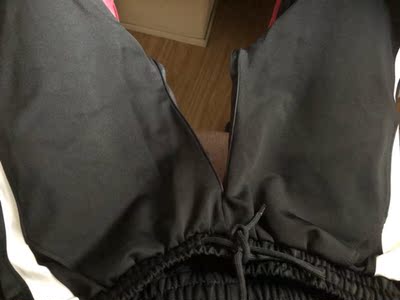 裤子好舒服啊！不薄不厚刚刚好！感觉春夏秋冬都可以在户外方便！好刺激啊！过段时间再来一条哈哈哈～