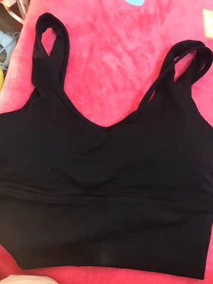 运动内衣买的黑色的，还算可以