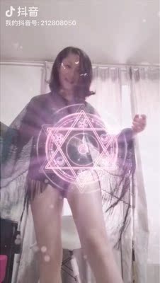 衣服很漂亮,不显胖肚肚很喜欢的 衣服很漂亮,不显胖肚肚很喜欢的