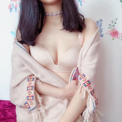 薄杯款的，是无痕内衣一片式，质量没问题的，上身比较舒服了，还不错了，这个价格质量我都满意了。