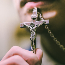 ruibeila Thai Silver Cross Necklace Mens Christ Jesus Sandalwood Thai Silver Pendant Tide pendant