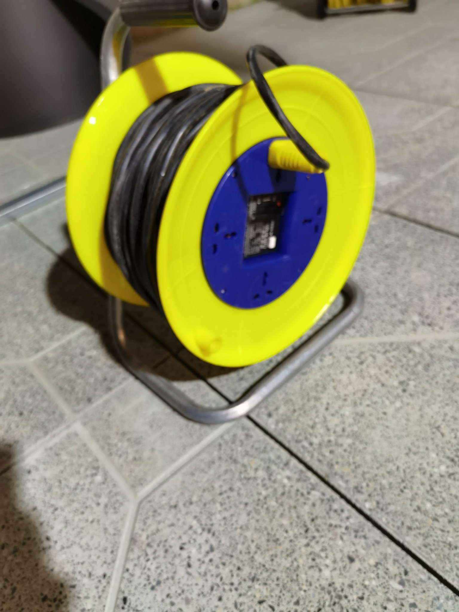 电线收纳盘新版家用空盘绞盘防爆电缆放线架100米自动收卷器盘轮