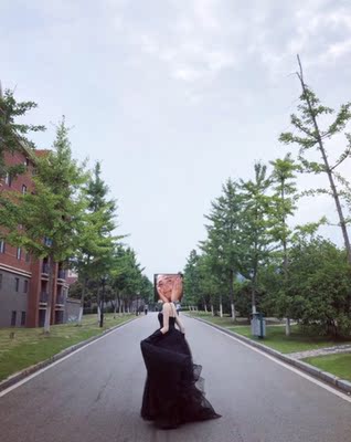 宝贝很好，尺码是卖家推荐的穿着很合身，穿着出去玩了一整天都没有移位跟掉落。感觉聚拢效果非常好，事业线很明显，罩杯薄厚适中，更聚拢更透气，很有女人自信感，这次真是淘到宝了没买错，质量和码数都很满意，刚刚好合适，下次还会再来的哦。价格很实惠。性价比很高，穿漏肩的衣服也很方便，这次购物非常满意！很喜欢！物流也很快！还赠了小礼品！以后还会多多光临的，祝店家生意兴隆，这个价格也很合适，物美价廉，