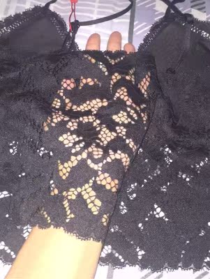 搜这个&nbsp;薇=ィ&nbsp;訁&nbsp;6&nbsp;6&nbsp;7&nbsp;4&nbsp;3&nbsp;1&nbsp;8&nbsp;领&nbsp;卷&nbsp;伴&nbsp;介&nbsp;买的b!真是太划算了。。。尺寸也正好，唯一美中不足的就是罩杯上有两条缝线很突出，衣服外面看得也很明显，有点像凸点，这个有点尴尬，其他都很好，就这点，让我很纠结。有胸垫，薄垫，可以拆。套头式的