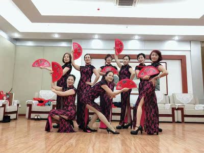 衣服很好，质量不错，姐妹们都很喜欢！需要会再来的！