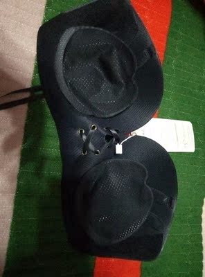 文胸真的是太给力了，我穿上简直就可以夹手机了，而且特别适合穿礼服，为了参加朋友的婚礼特别买的，晚上我穿了一下太给力了，