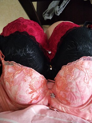 绝对正品，双十一买了三个，买家送了一条内裤，非常漂亮，质量超高好，，放心购买