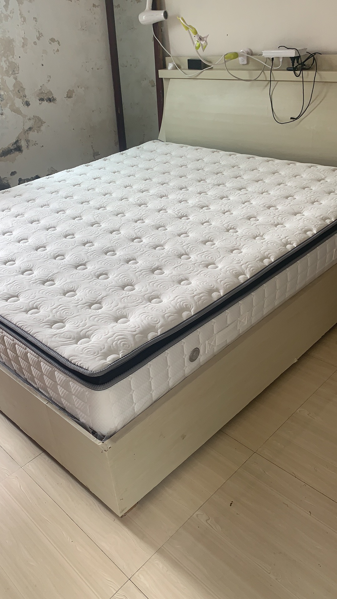 反馈知道慕思乳胶床垫怎么样?听说质量很烂是真的吗?