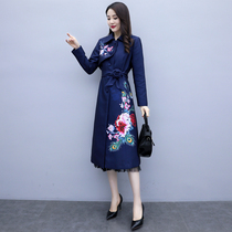 Spring and Autumn 2020 new long style popular waist trench coat coat female fried street temperament ins Hepburn style coat tide