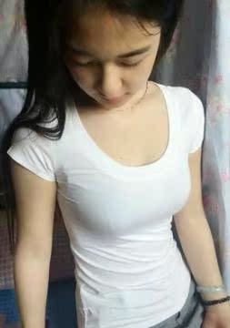 胸部真的大了蛮多，挺挺的，我要的就是这样的效果，味道很好闻用起来很滋润，感觉胸型也好看了一些。