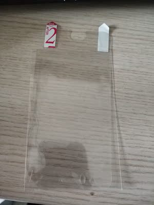 买了一个小米6的手机壳，手机壳很通透。 大小合适，安装上去，很贴合机身，手感不错