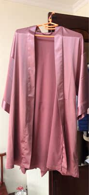 正品，剩下的自己去小红书做功课。以下为复制内容，据说这样可以涨淘气值：质量非常好，与卖家描述的完全一致，非常满意,真的很喜欢，完全超出期望值，发货速度非常快，包装非常仔细、严实，物流公司服务态度很好，运送速度很快，很满意的一次购物。当大家看到我的这一篇评价时，表示我对产品是认可的，最后祝店家越做越好，大家幸福平安，中华民族繁荣昌盛，早日实现中国梦！