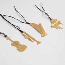 Piano Violin ) Exquisite cute instrument trumpet bookmark leather design custom bookmark student gift