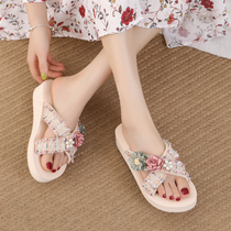 Counter new beach shoes womens summer thick bottom non-slip word slippers versatile wedge heel sweet flower beach sandals