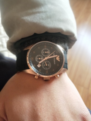 emporio armani手表怎么样,属于什么档次, 带着丢人吗?