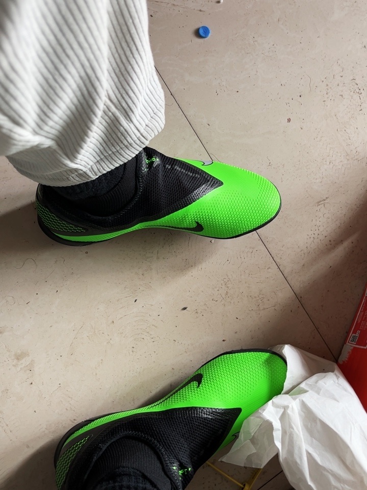 深度测评暗煞2次顶足球鞋怎么样呢?评测好不好?内幕分析评测