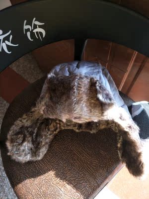 帽子很暖和，戴这个帽子骑车就没有那么冷了，好评。