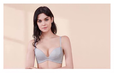 双十一的时候一次买了3件，打的66折，3件200块多一点，穿着都很舒服，现在觉得还是无钢圈的舒服，一点都不勒人