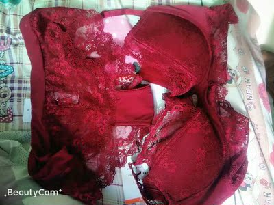 我是开实体店的，她家款式挺好看，大码的也不少，批发的价格也便宜。好多顾客都说好看。