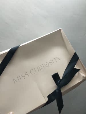 外包装有一点扁，但是不影响。面料很舒服。