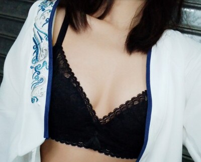 第一眼包装精美~发货也快,蕾丝式做工细致,柔软手感好,穿着舒适,无钢圈,很满意。 第一眼包装精美~发货也快,蕾丝式做工细致,柔软手感好,穿着舒适,无钢圈,很满意。