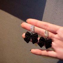 Korean version of black bow earrings 2021 New Tide niche design earrings advanced temperament Joker earrings female