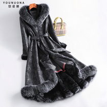 The new Haining fur coat in 2022 the female long fox with a hat rabbit fur and the bold winter fur coat